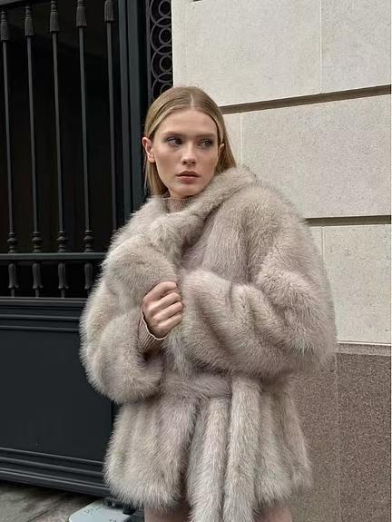 Manteau en peluche éco-responsable – Coupe ample et col polo tendance