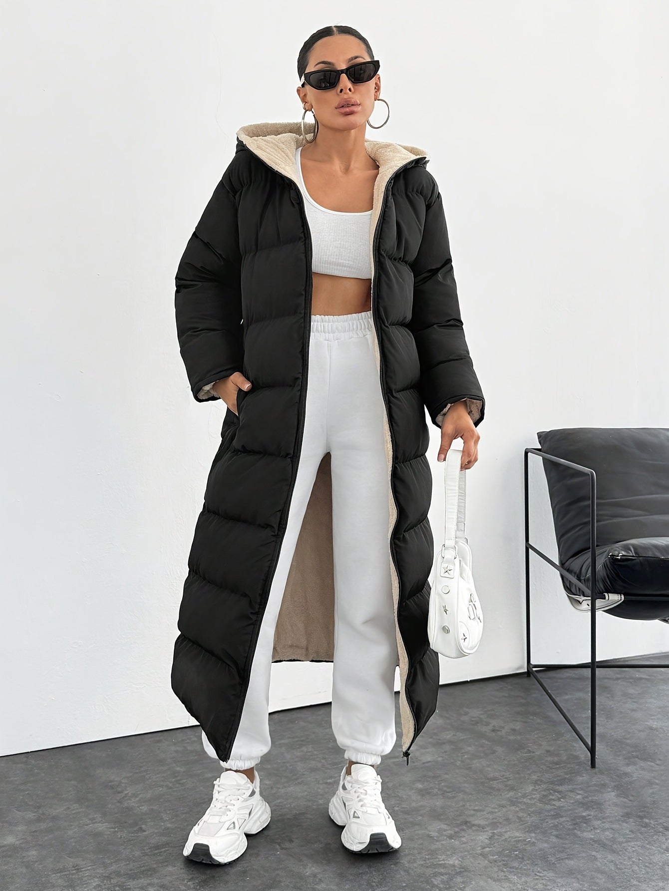 Doudoune longue à capuche – Style casual moderne, coupe sous le genou