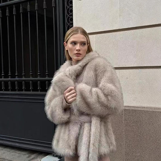 Manteau en peluche éco-responsable – Coupe ample et col polo tendance